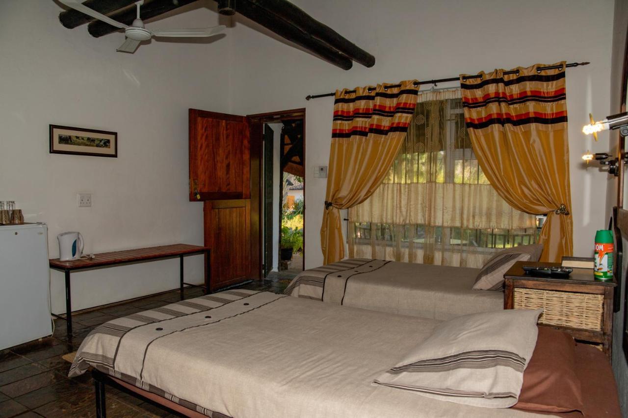 Lion'S Den Guesthouse Otjiwarongo Exterior foto