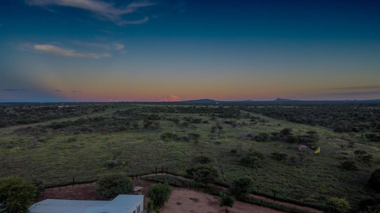 Lion'S Den Guesthouse Otjiwarongo Exterior foto